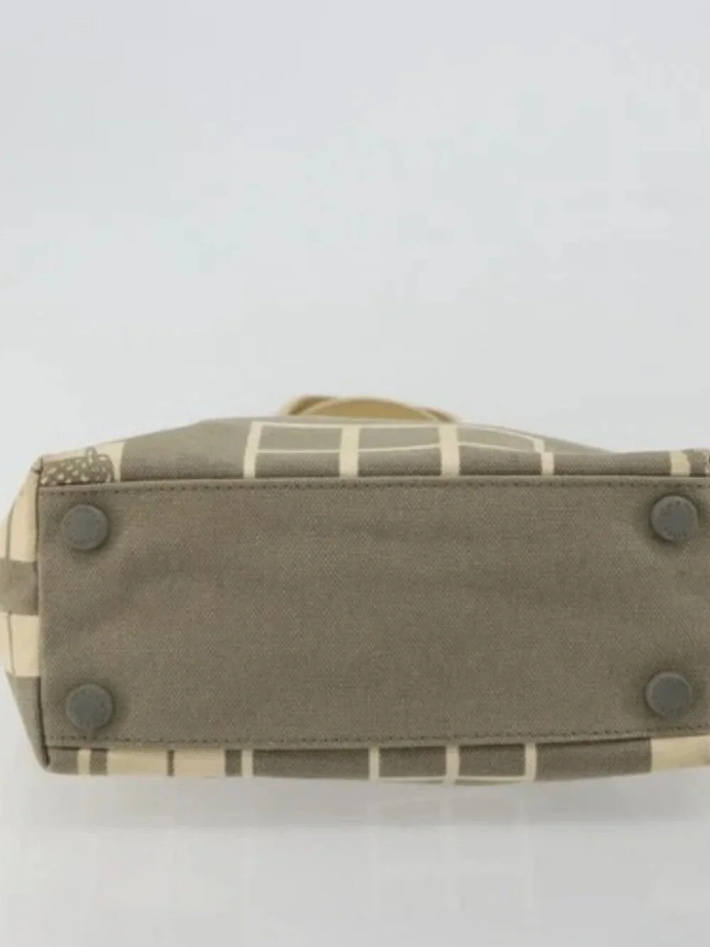 CHANEL brand	chanel color	beige